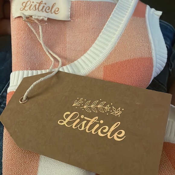 Women’s Sweater Vest, New with tags. - Picture 3 of 3